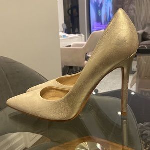 Marciano heels in a size 7.5 US